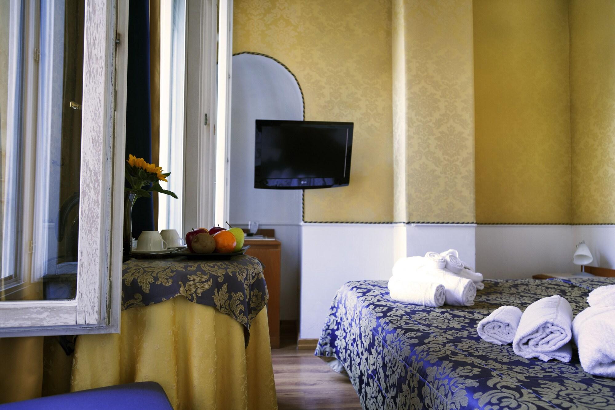 Ih Hotels Piazza Di Spagna View - Luxury Guest House Roma Exterior foto